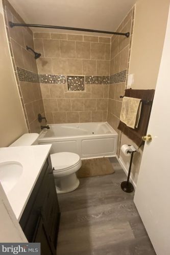 194 Evergreen Dr, Charles Town WV 25414-5872 exterior