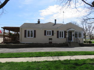 1102 Washington St, Itasca, IL 60143-2347