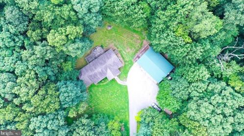 530 Packing House Rd, Hanover, PA 17331-6843