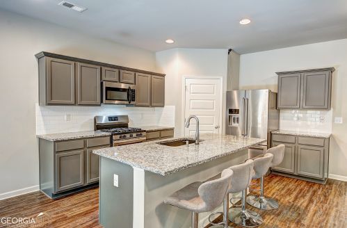 3843 Hempstead Way, Atlanta GA  30331-5268 exterior