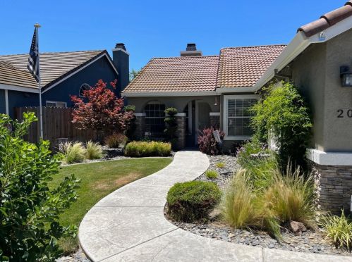 2013 Sunny Park Dr, Modesto, CA 95355-9708