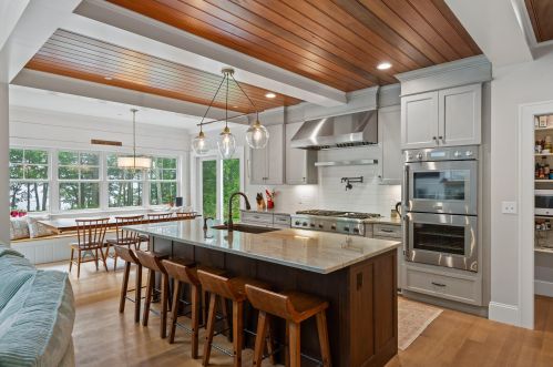 156 High Winds Dr, Yarmouth, ME 04096-5958