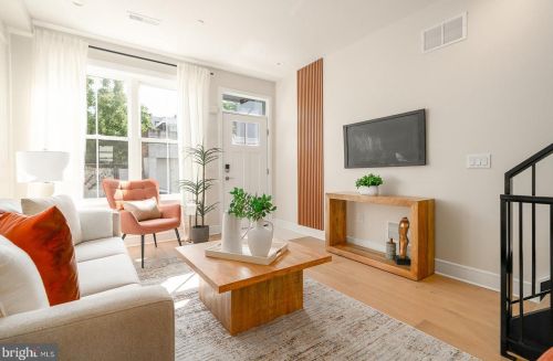 2302 Gordon St, Philadelphia PA 19132-4631 exterior