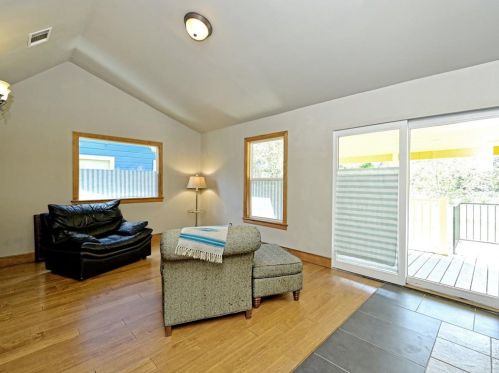 6107 Felix Ave, Austin TX  78741-3312 exterior