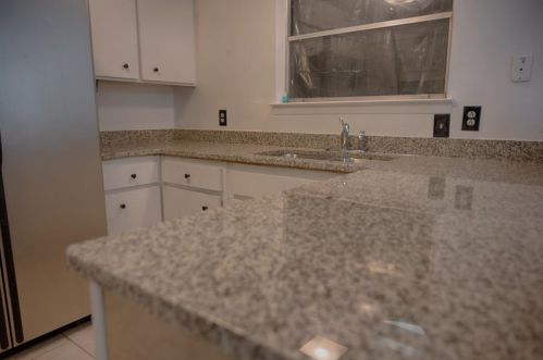 717 Goodyear St, Irving, TX 75062-5676