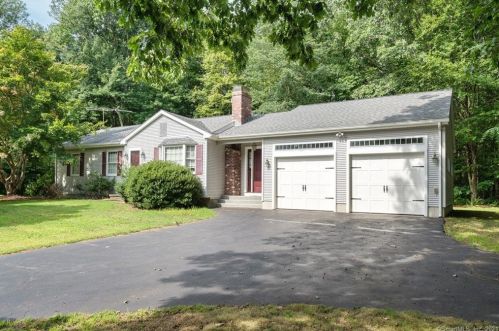20 Blueberry Ln, Colchester, CT 06415-2047