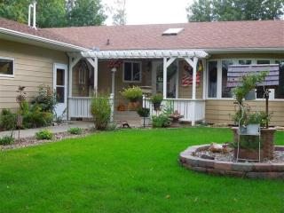 8700 Island Rd, Bismarck, ND 58503-9214