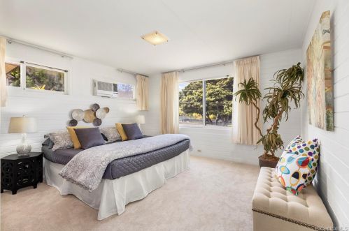 2024 Manoa Rd, Honolulu HI  96822-2120 exterior