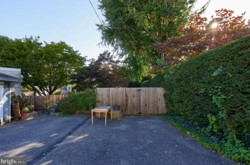 330 Mary St, Lancaster PA  17603-3328 exterior