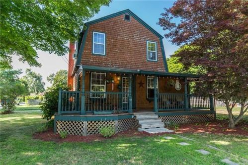 63 Royal Ave, Warwick, RI 02889-2133