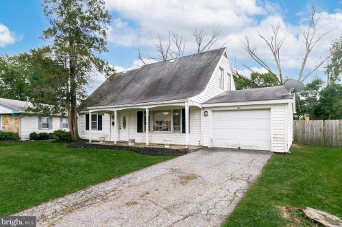 10 Holmes Ln, Willingboro, NJ 08046-1846