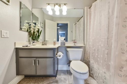 571 Glenhurst Dr, Anaheim CA  92808-1927 exterior