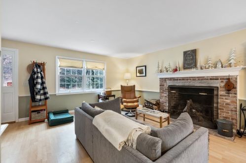 97 Brown Hill Rd, Concord, NH 03304-5204