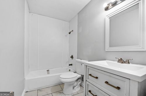 2916 Handy Dr, Atlanta GA  30318-7239 exterior
