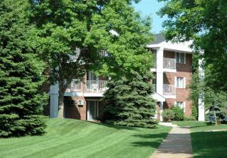11360 Robinson Dr, Minneapolis MN  55433-3776 exterior