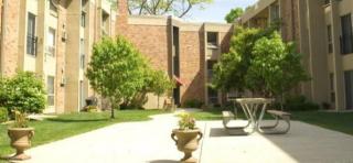 2480 Highway 100, Minneapolis MN  55416-1762 exterior