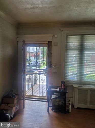 5417 11th St, Philadelphia, PA 19141-3004