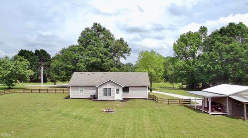 3694 Spring Valley Dr, Loganville, GA 30052-9133