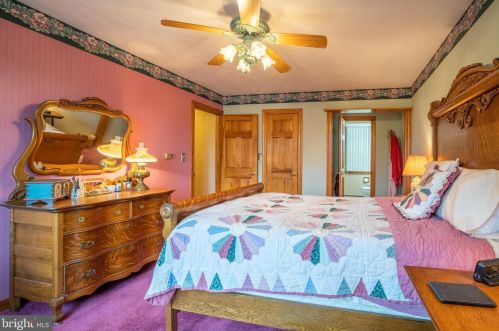 5160 Grandview Rd, Hanover PA 17331-7885 exterior