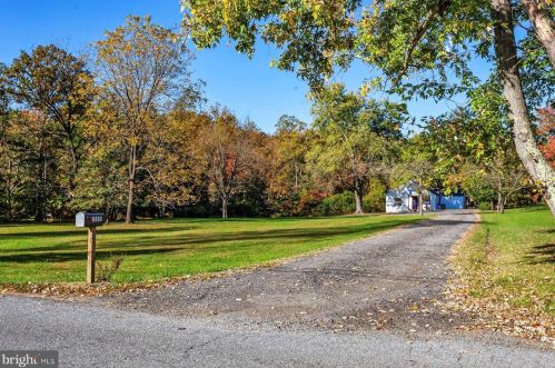 15800 Thompson Rd, Silver Spring MD 20905-3957 exterior