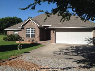 1909 Hackney Ct, Blanchard, OK 73010-1050