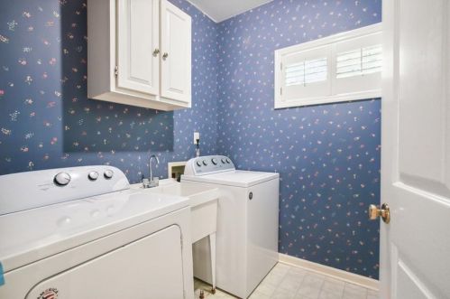 3332 Grant Vly Rd, Atlanta GA  30305-1110 exterior