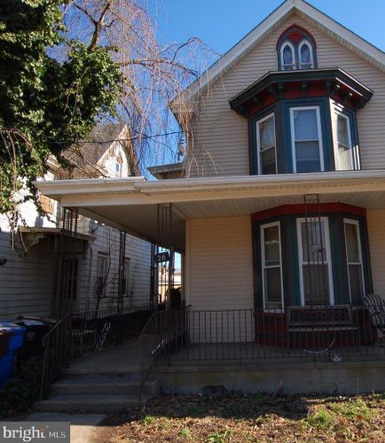26 West Ave, Pilesgrove, NJ 08098-1107