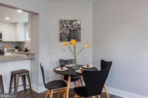 328 Walnut St, Lancaster PA  17602-2404 exterior