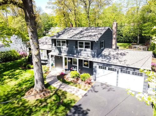 54 Misty Mountain Rd, Dover, NJ 07869-4783