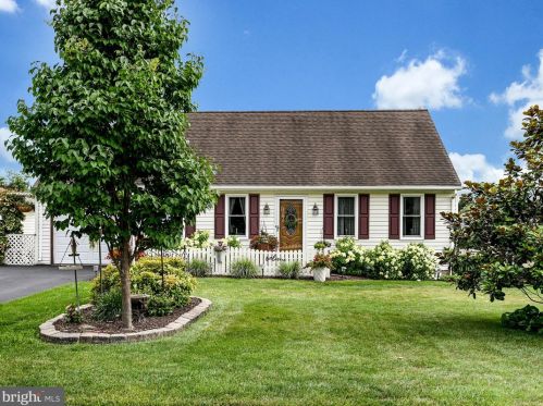 3194 Thistle Dr, Lancaster, PA 17601-1376