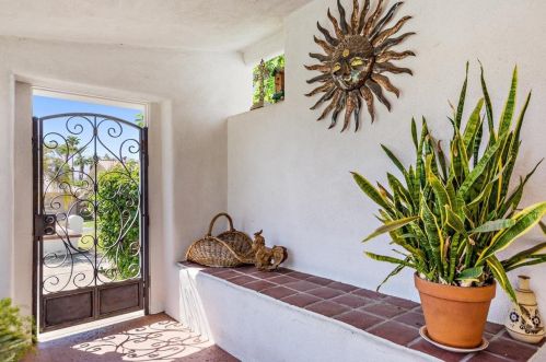 79640 Bermuda Dunes Dr, Indio, CA 92203-8081
