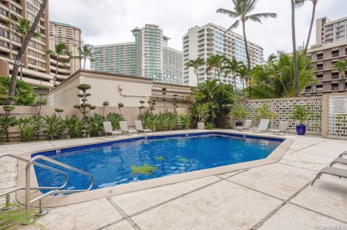 1720 Ala Moana Blvd, Honolulu HI  96815-1302 exterior