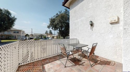 625 California Ave, Glendale CA  91203-1573 exterior