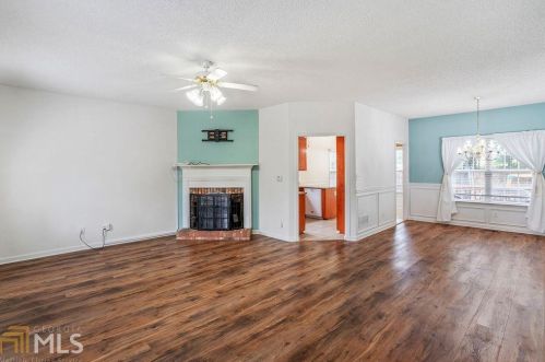 519 Barhams Ridge Dr, Mcdonough, GA 30252-5800