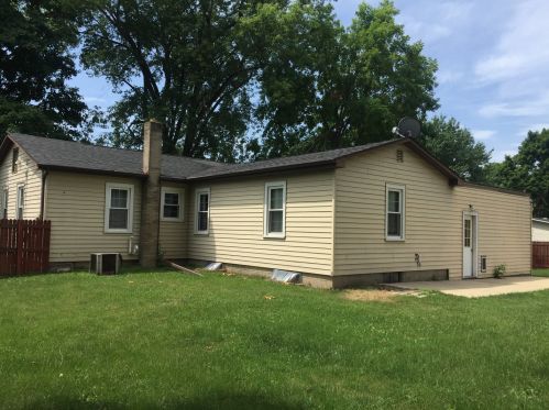 309 Clark St, Hollowayville, IL 61356-0014
