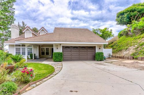 5990 Prospector Cir, Anaheim, CA 92807-4775