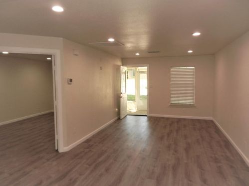 8262 Kender Ln, Fort Worth, TX 76108-3012