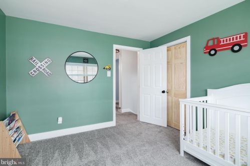 1221 Oakwood Rd, Tavistock NJ  08033-3632 exterior