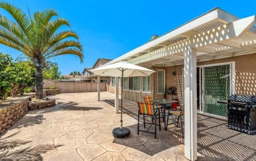 1464 Stanislaus Dr, Chula Vista CA  91913-1478 exterior