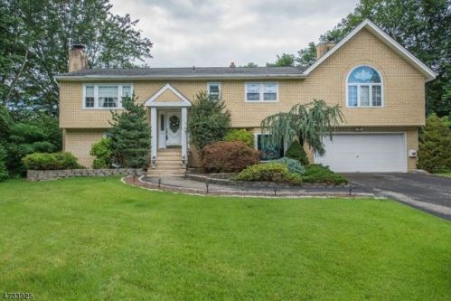 45 Elmwood Dr, Parsippany, NJ 07054-3609