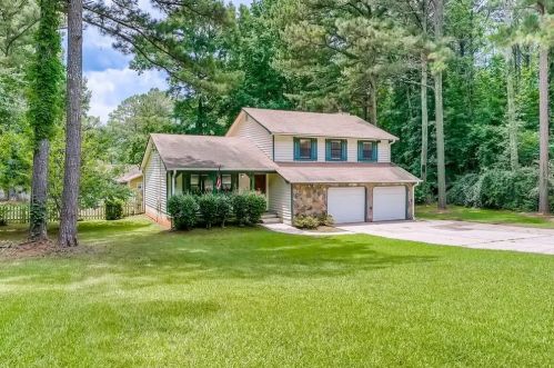 202 Farmbrook Pkwy, Stockbridge GA  30281-1157 exterior