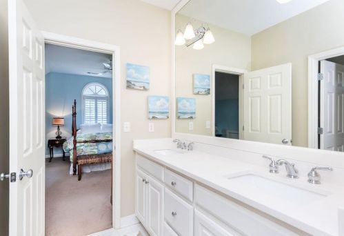 1512 Markan Dr, Atlanta GA  30306-2226 exterior