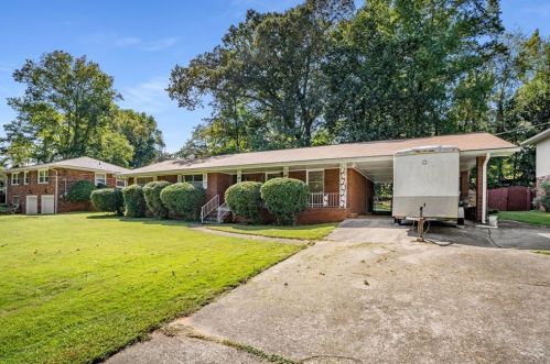 2985 Meadow Lark Dr, Atlanta GA  30344-4033 exterior