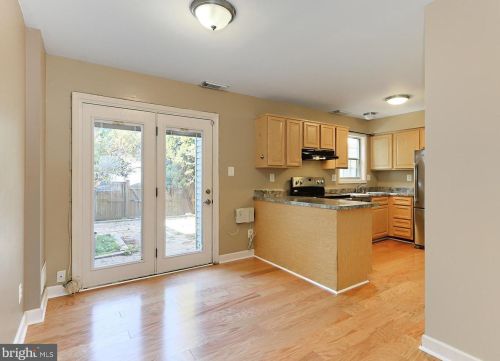 6032 Sweet Dale Ct, Springfield VA  22152-1430 exterior
