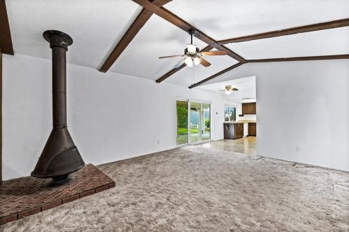 2110 Bordeaux Dr, Carrollton TX 75007-5501 exterior