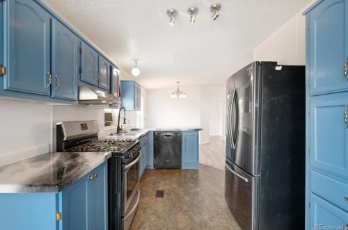 9057 Madeleine St, Denver CO  80260-5187 exterior