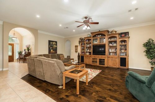 359 Westwood Rd, Angleton TX 77515-7468 exterior