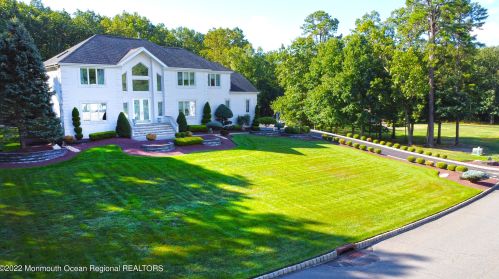 15 Crystal Ct, East Freehold, NJ 07728-8748