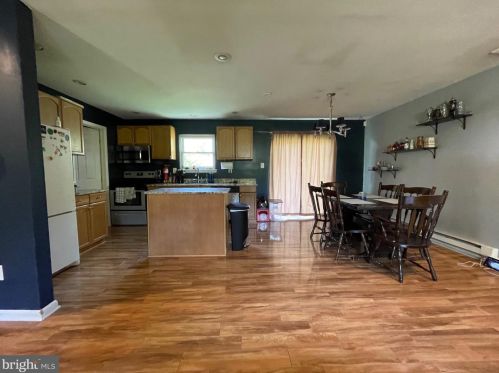 39 Foxglove St, Browns Mills, NJ 08015-4330