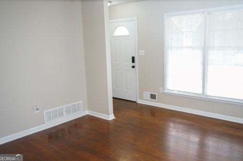 2770 Jaguar Dr, Ellenwood, GA 30294-1206
